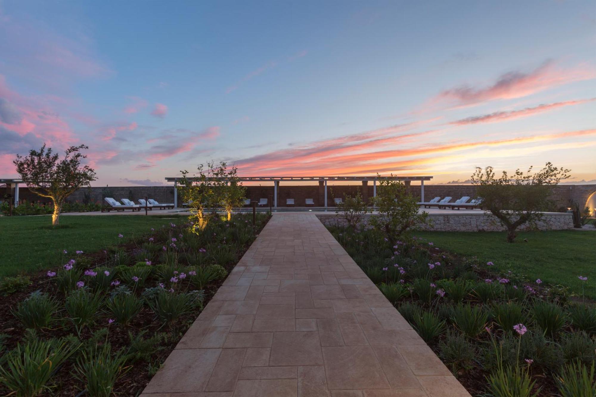 Masseria Donna Menga - The Leading Hotels Of The World Торре-Лапилло Экстерьер фото